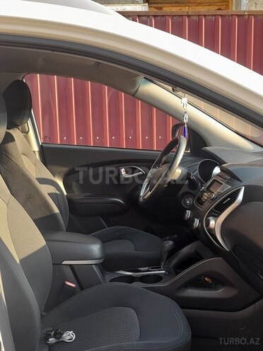 Hyundai ix35 2012, 79,100 km - 2.0 л - Naftalan