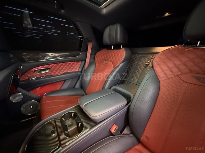 Bentley Bentayga-13