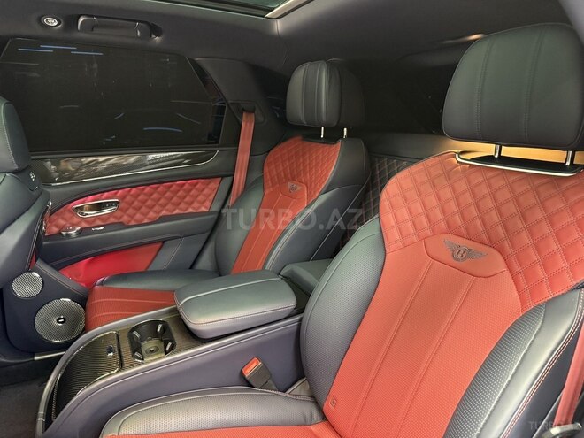 Bentley Bentayga-14