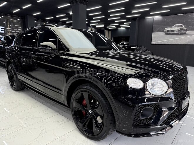 Bentley Bentayga-3