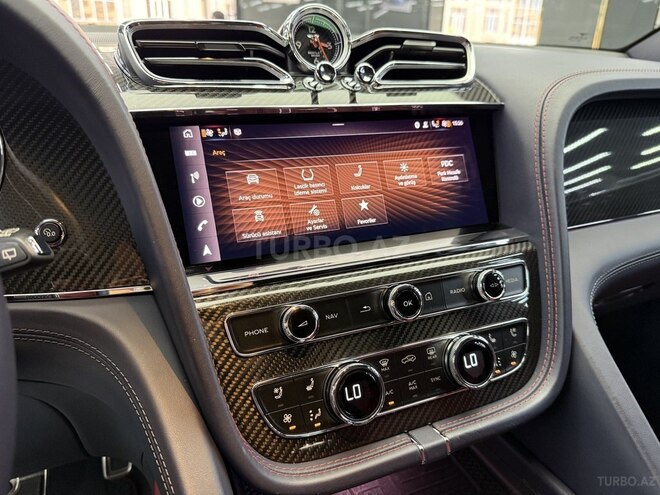 Bentley Bentayga-11