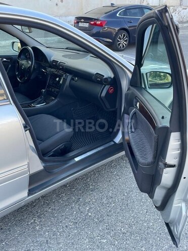 Mercedes C 200 2003, 268,500 km - 1.8 l - Bakı