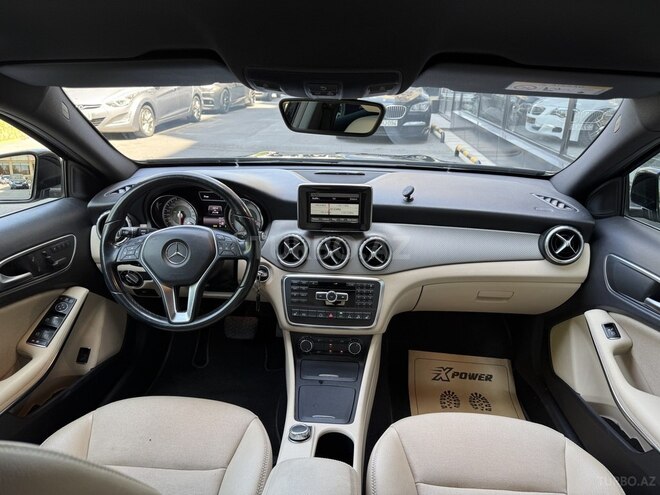 Mercedes GLA 250 4MATIC-10