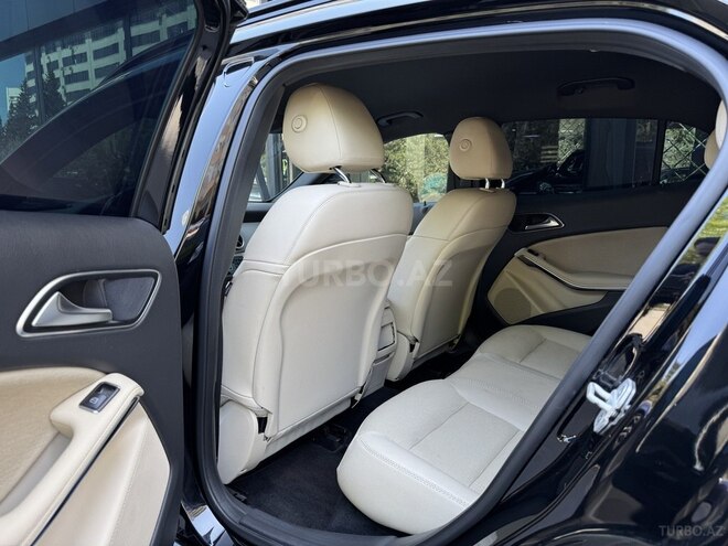 Mercedes GLA 250 4MATIC-13