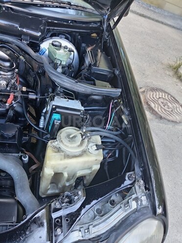 Mercedes E 230 1995, 325,880 km - 2.3 l - Bakı