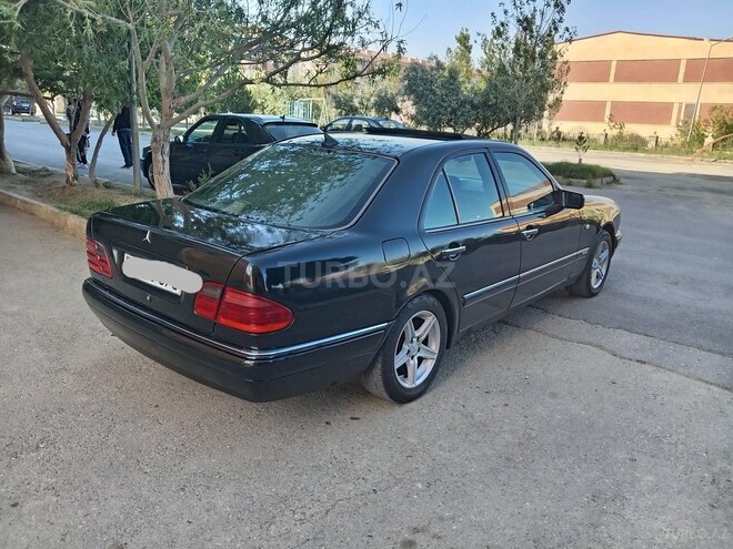 Mercedes E 230 1995, 325,880 km - 2.3 l - Bakı