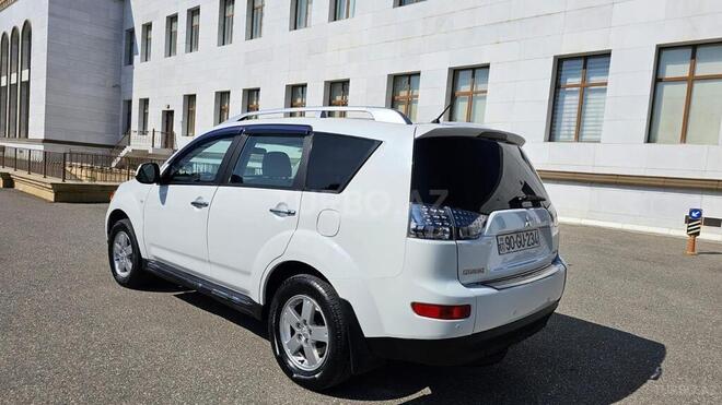 Mitsubishi Outlander 2008, 120,000 km - 3.0 l - Bakı