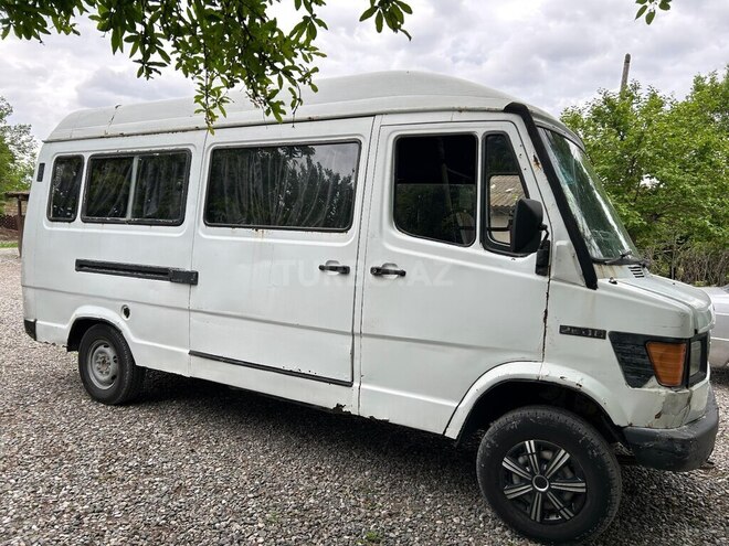 Mercedes 208 D 1991, 279,000 km - 2.3 л - Bərdə