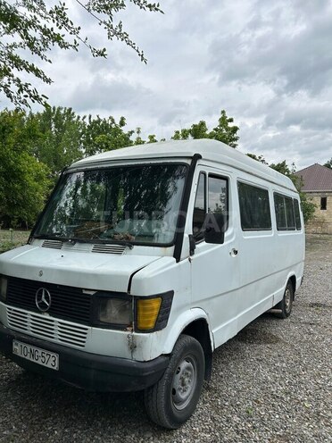 Mercedes 208 D 1991, 279,000 km - 2.3 л - Bərdə