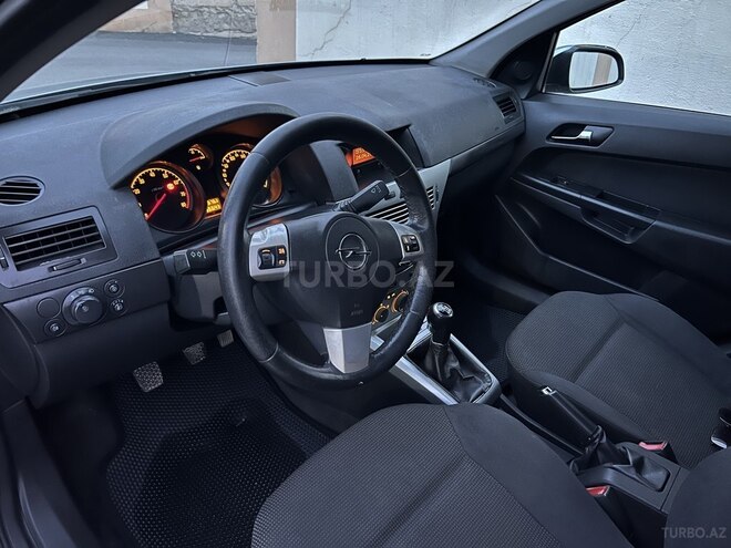 Opel Astra 2009, 215,000 km - 1.4 l - Gəncə