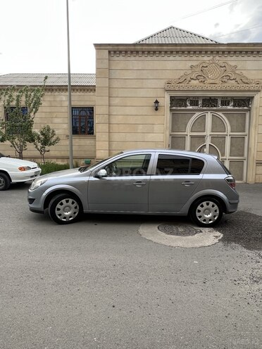 Opel Astra 2009, 215,000 km - 1.4 l - Gəncə