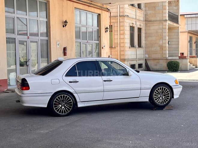 Mercedes C 230 1999, 243,000 km - 2.3 l - İmişli