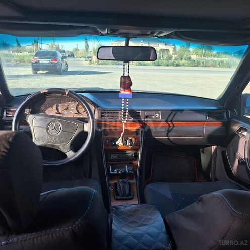 Mercedes E 200 d 1993, 465,938 km - 2.0 l - Salyan