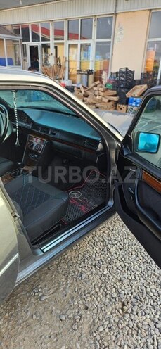 Mercedes E 200 d 1993, 465,938 km - 2.0 l - Salyan