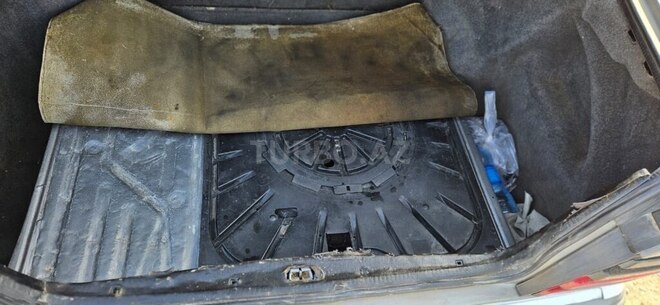 Mercedes E 200 d 1993, 465,938 km - 2.0 l - Salyan