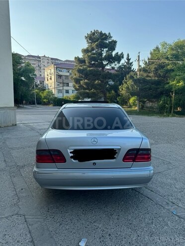 Mercedes E 240 1999, 312,000 km - 2.4 л - Sumqayıt