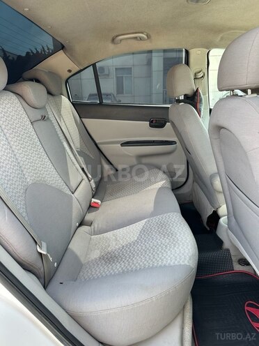 Hyundai Accent-9