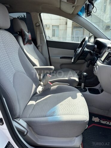 Hyundai Accent-8