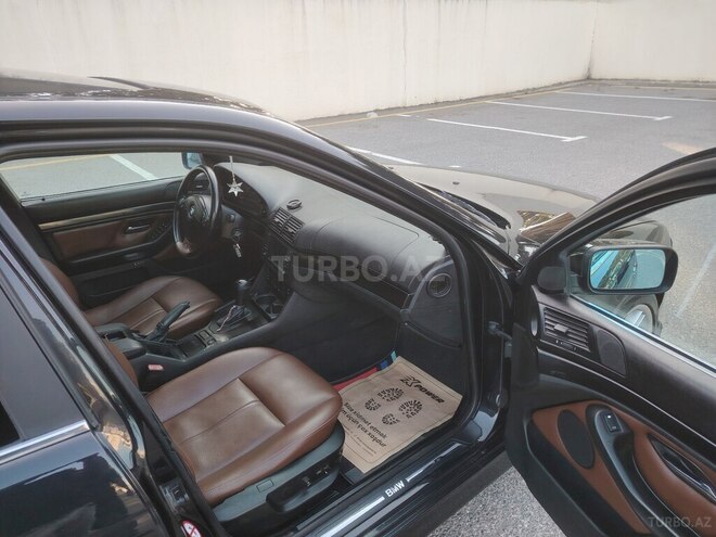 BMW 525 2002, 330,000 km - 2.5 l - Sumqayıt
