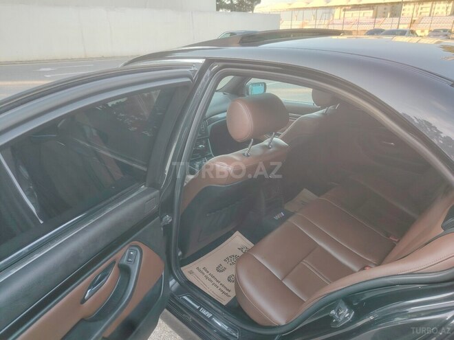 BMW 525 2002, 330,000 km - 2.5 l - Sumqayıt