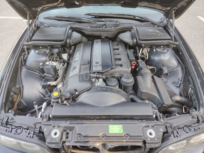 BMW 525 2002, 330,000 km - 2.5 l - Sumqayıt