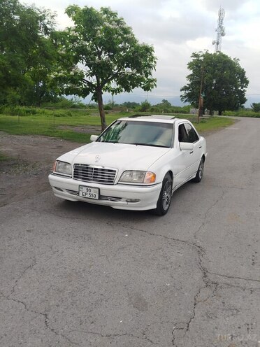 Mercedes C 230 1999, 250,000 km - 2.3 l - Qax