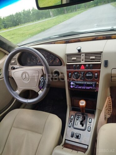 Mercedes C 230 1999, 250,000 km - 2.3 l - Qax