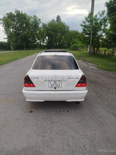 Mercedes C 230 1999, 250,000 km - 2.3 l - Qax