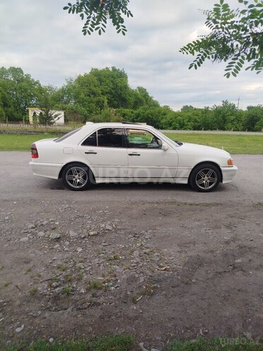 Mercedes C 230 1999, 250,000 km - 2.3 l - Qax