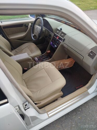Mercedes C 230 1999, 250,000 km - 2.3 l - Qax