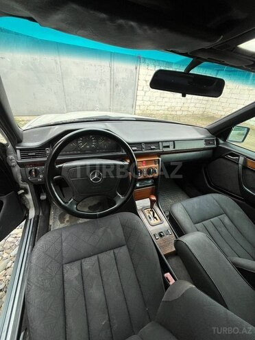 Mercedes E 220 1993, 627,000 km - 2.2 l - Neftçala
