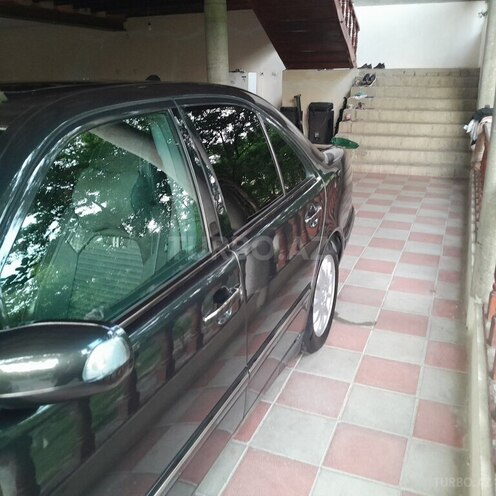 Mercedes E 240 1999, 317,256 km - 2.4 l - Göyçay
