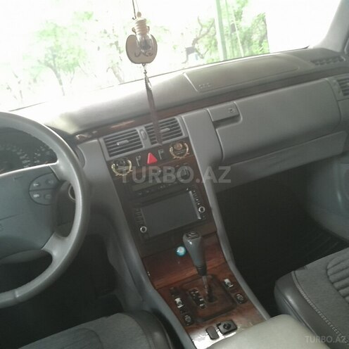 Mercedes E 240 1999, 317,256 km - 2.4 l - Göyçay