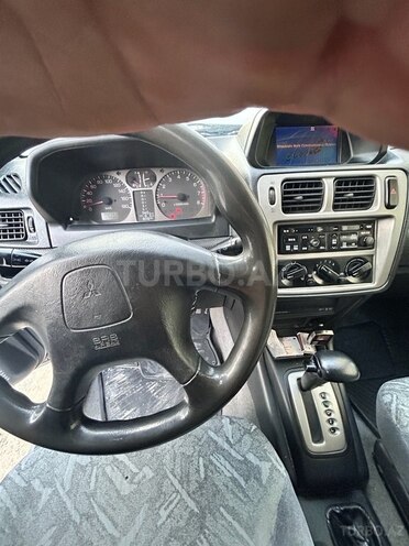 Mitsubishi Pajero io 1999, 239,840 km - 2.0 l - Bakı
