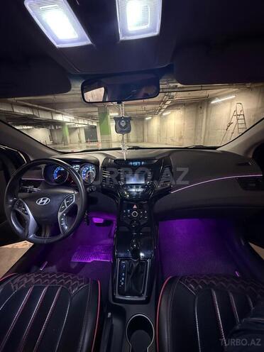 Hyundai Elantra 2015, 226,918 km - 1.8 л - Bakı