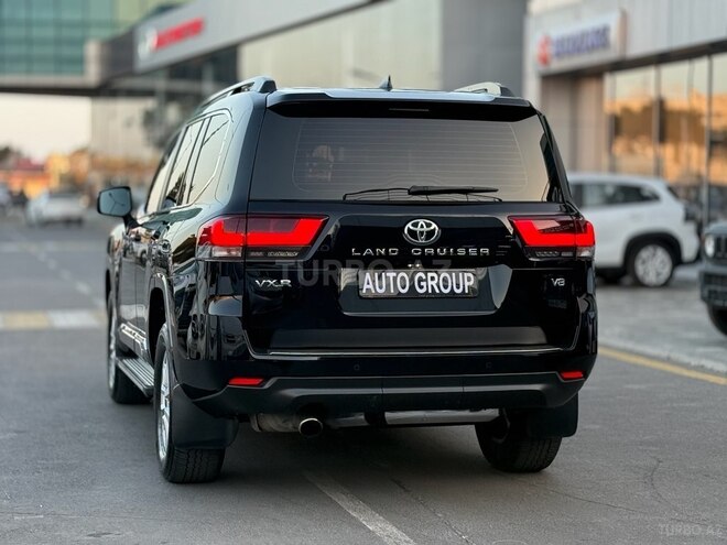Toyota Land Cruiser-7