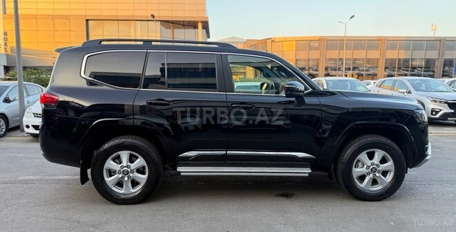 Toyota Land Cruiser-11