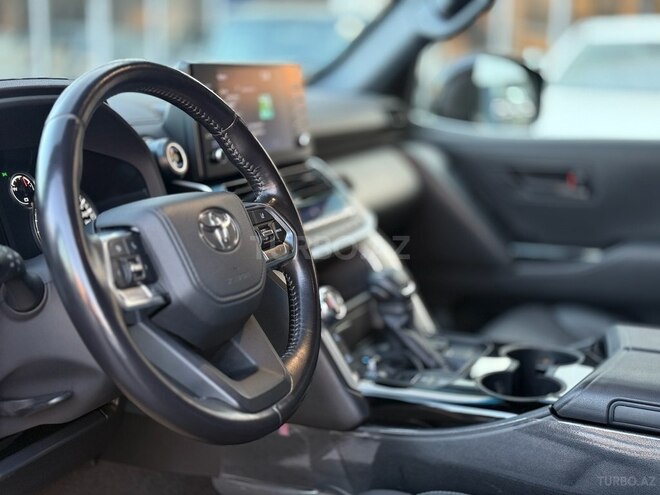Toyota Land Cruiser-14