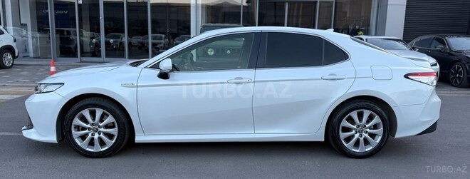 Toyota Camry-12