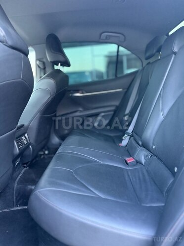 Toyota Camry-15