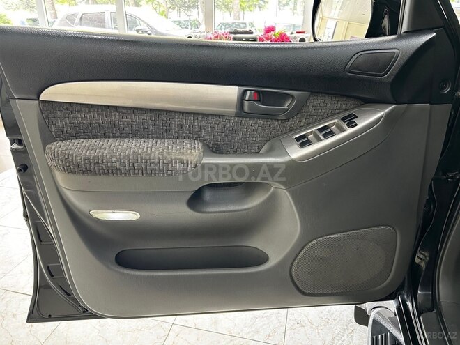 Toyota Land Cruiser Prado-13