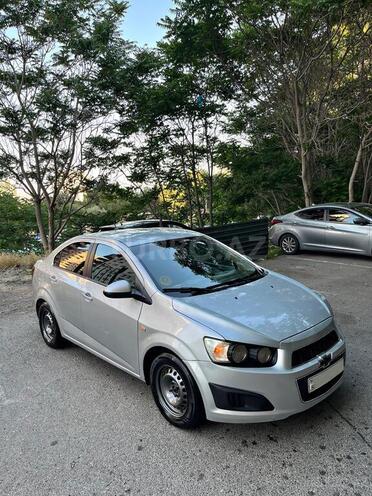 Chevrolet Aveo-5