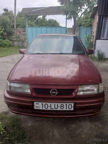 Opel Vectra 1993, 213,000 km - 1.6 l - Zaqatala