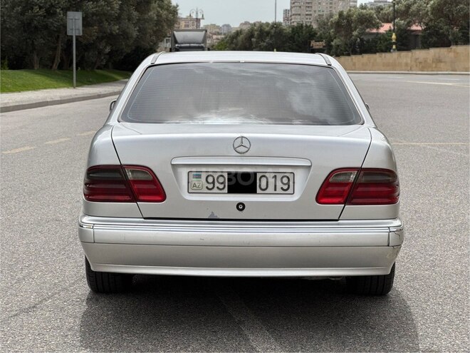 Mercedes E 270 2000, 300,000 km - 2.7 l - Bakı