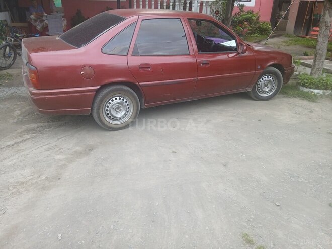 Opel Vectra 1993, 213,000 km - 1.6 l - Zaqatala