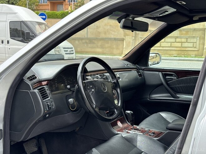 Mercedes E 270 2000, 300,000 km - 2.7 l - Bakı