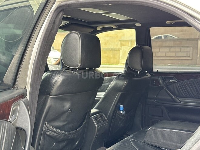 Mercedes E 270 2000, 300,000 km - 2.7 l - Bakı