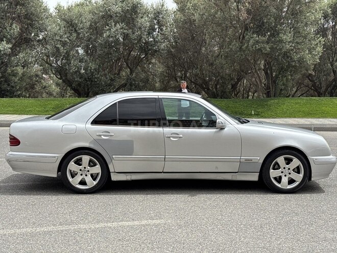 Mercedes E 270 2000, 300,000 km - 2.7 l - Bakı
