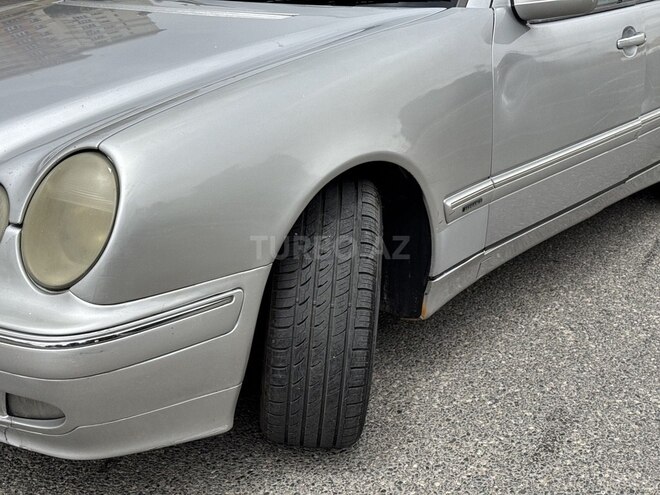 Mercedes E 270 2000, 300,000 km - 2.7 l - Bakı