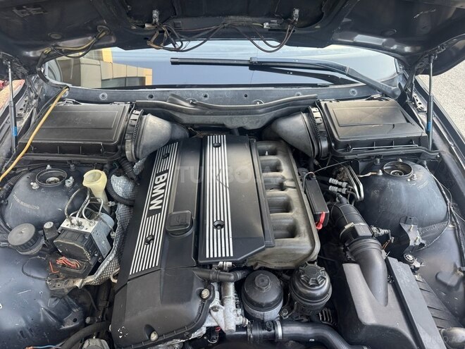 BMW 528 2000, 300,000 km - 2.8 л - Bakı